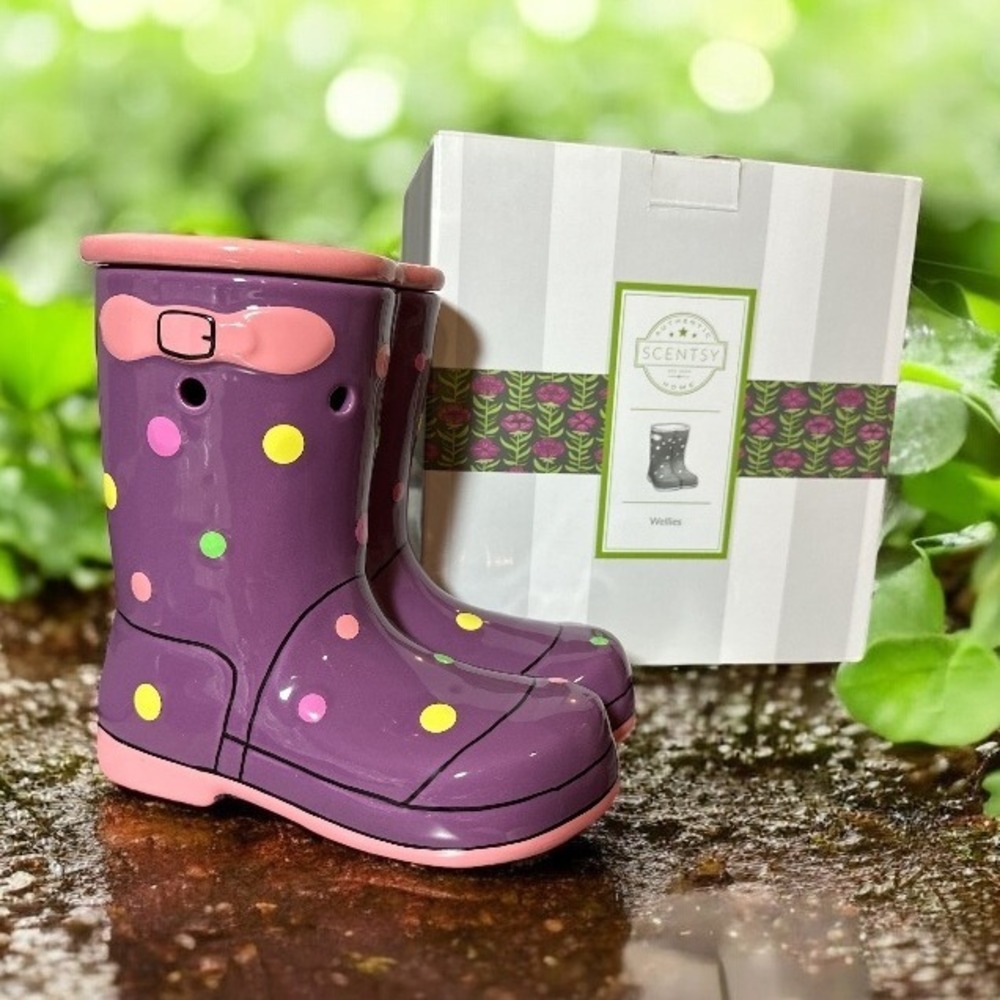 Scentsy WELLIES Full Size Discontinued/Retired Purple Poke a Dot Rain‎ Boots NIB